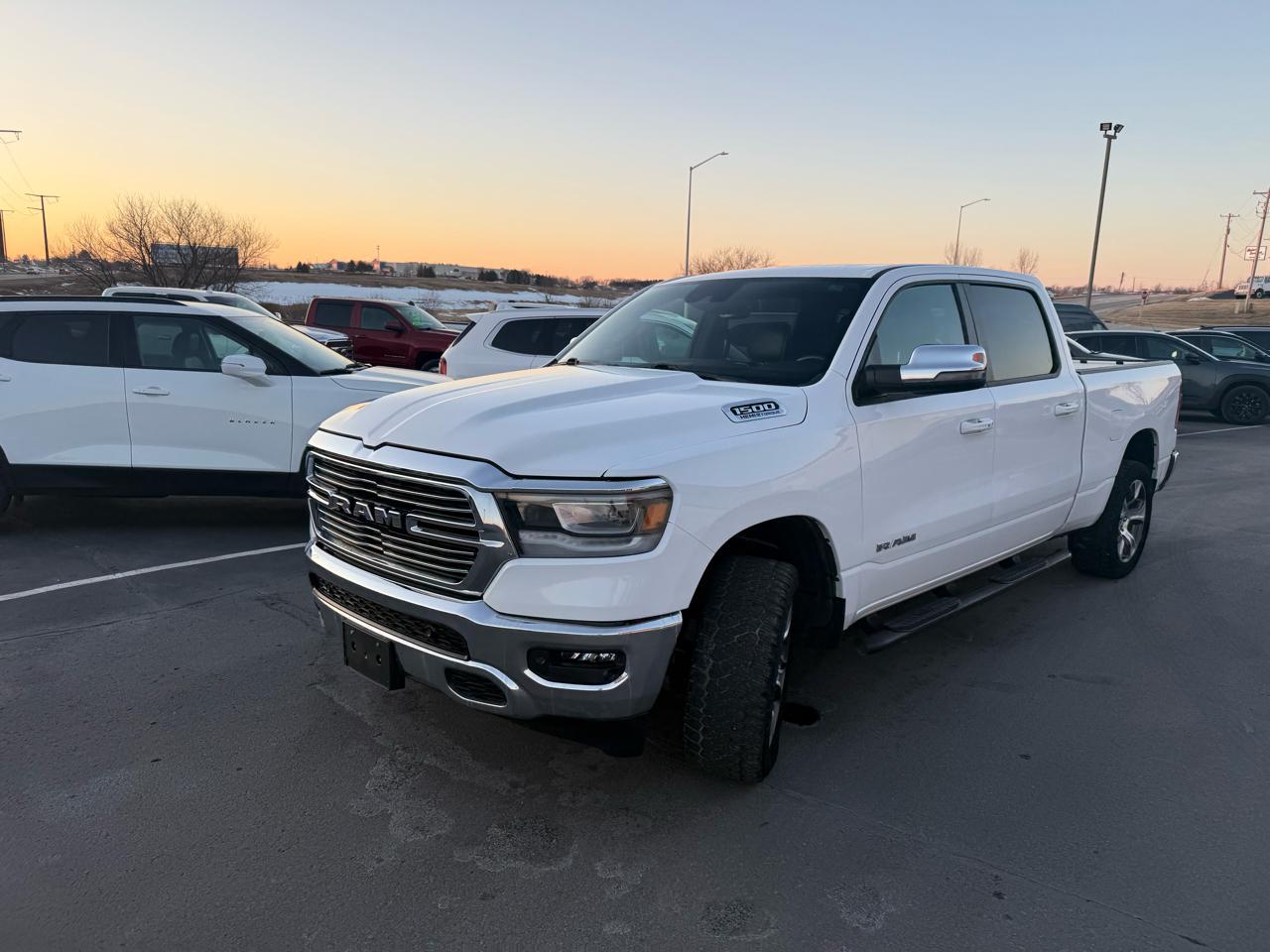 RAM 1500 Laramie 4x4 Crew Cab 6'4" Box 2023