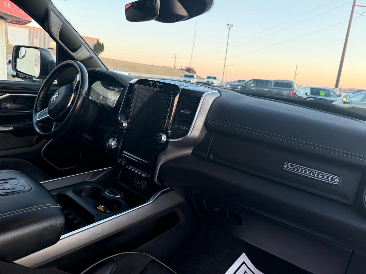 RAM 1500 Laramie 4x4 Crew Cab 6'4" Box 2023