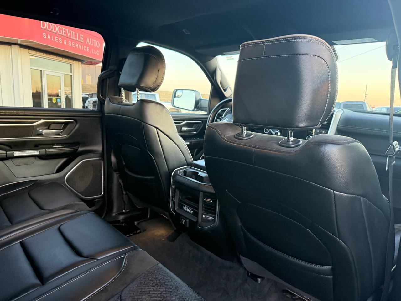 RAM 1500 Laramie 4x4 Crew Cab 6'4" Box 2023