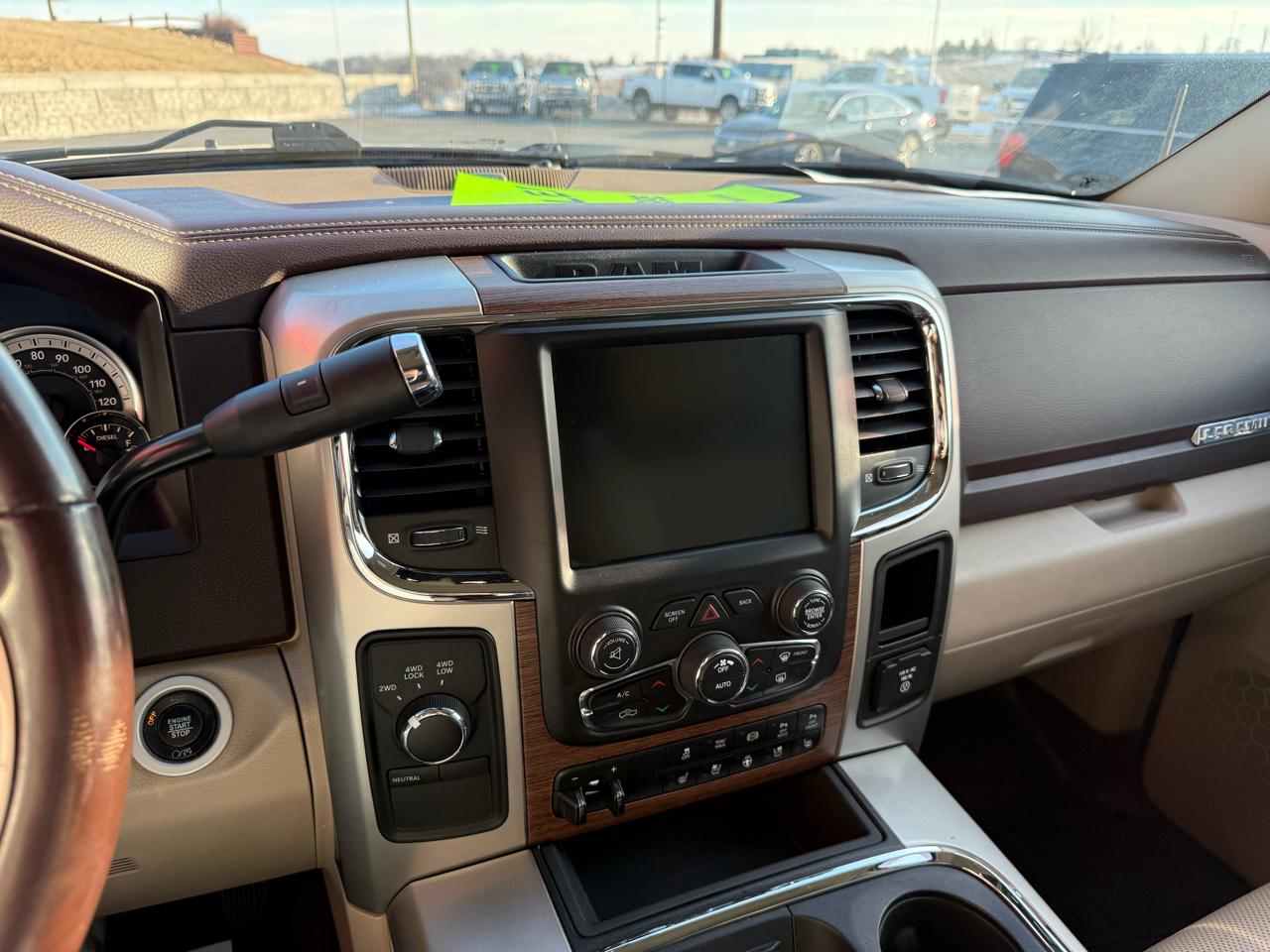 RAM 2500 Laramie 4x4 Crew Cab 6'4" Box 2017