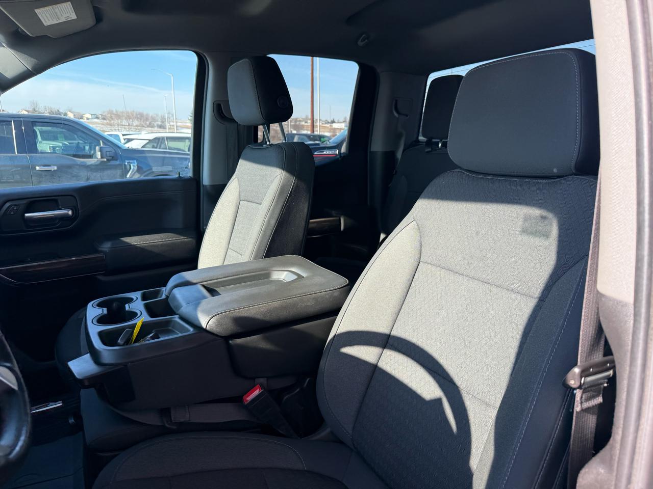 Chevrolet Silverado 1500 4WD Double Cab 147" RST 2020