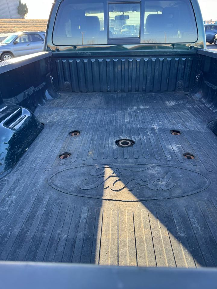 Ford Super Duty F-350 SRW XLT 4WD SuperCab 8' Box 2014