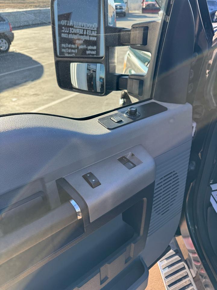 Ford Super Duty F-350 SRW XLT 4WD SuperCab 8' Box 2014