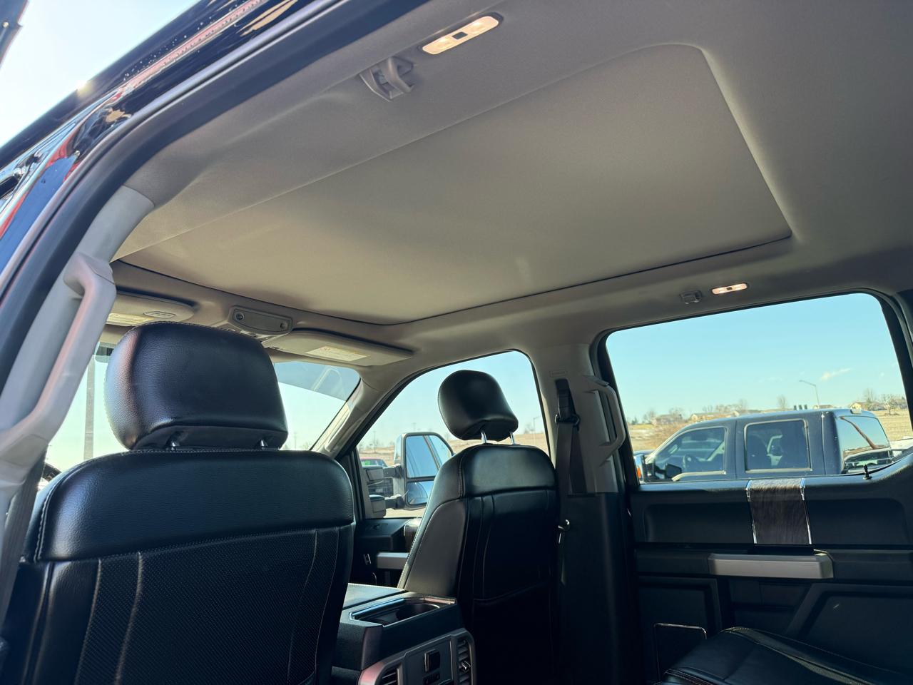 Ford Super Duty F-250 SRW Lariat 4WD Crew Cab 6.75' Box 2017