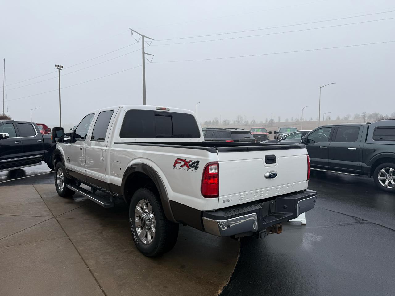 Ford Super Duty F-250 SRW Lariat 4WD Crew Cab 6.75' Box 2015