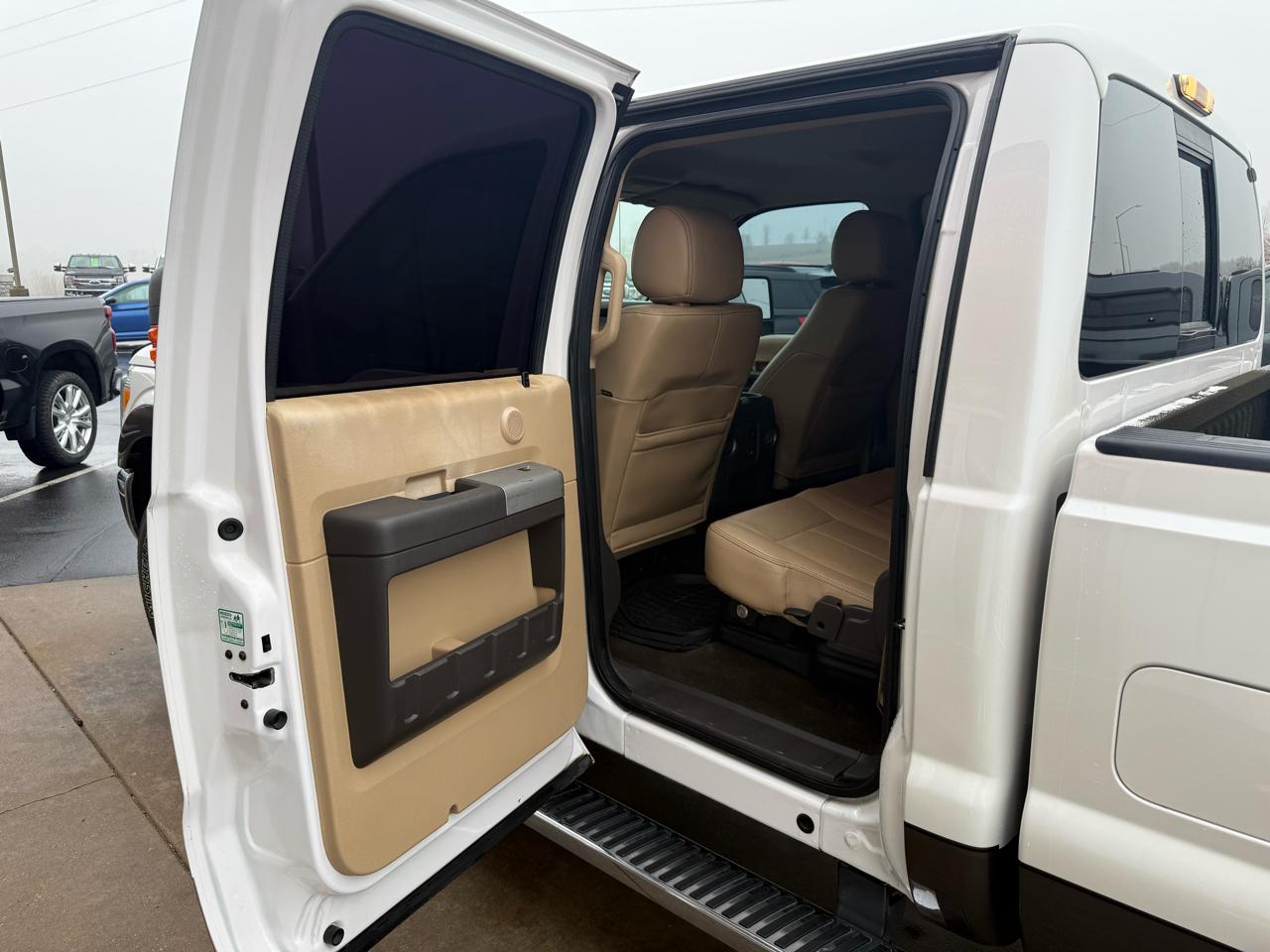 Ford Super Duty F-250 SRW Lariat 4WD Crew Cab 6.75' Box 2015