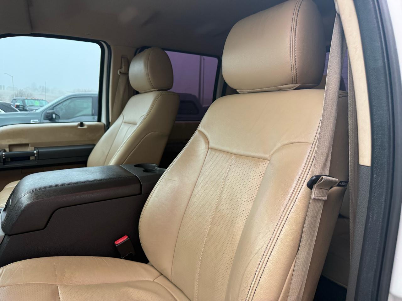 Ford Super Duty F-250 SRW Lariat 4WD Crew Cab 6.75' Box 2015