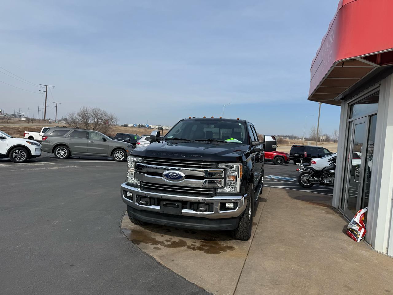 Ford Super Duty F-250 SRW Lariat 4WD Crew Cab 6.75' Box 2017