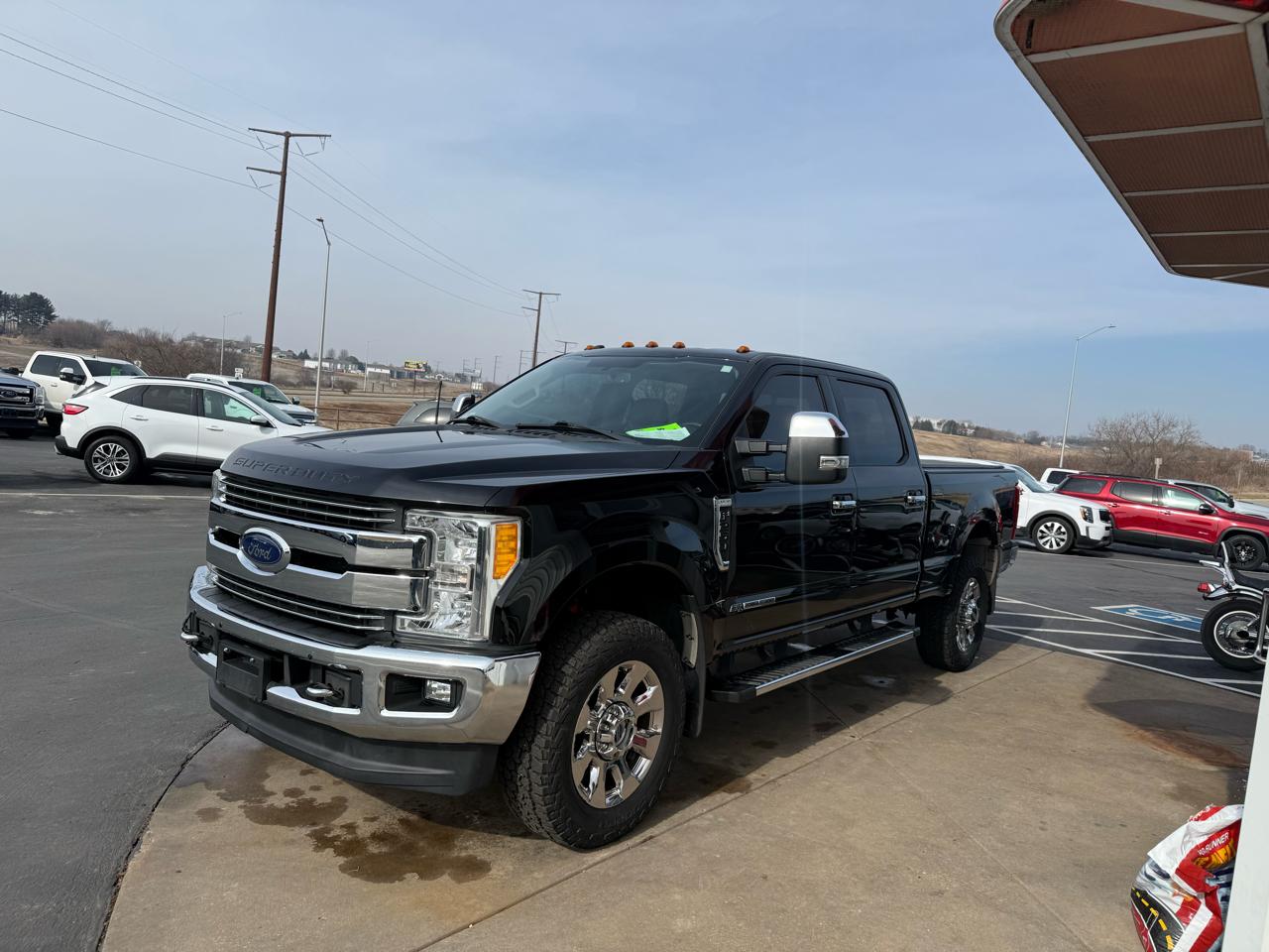 Ford Super Duty F-250 SRW Lariat 4WD Crew Cab 6.75' Box 2017