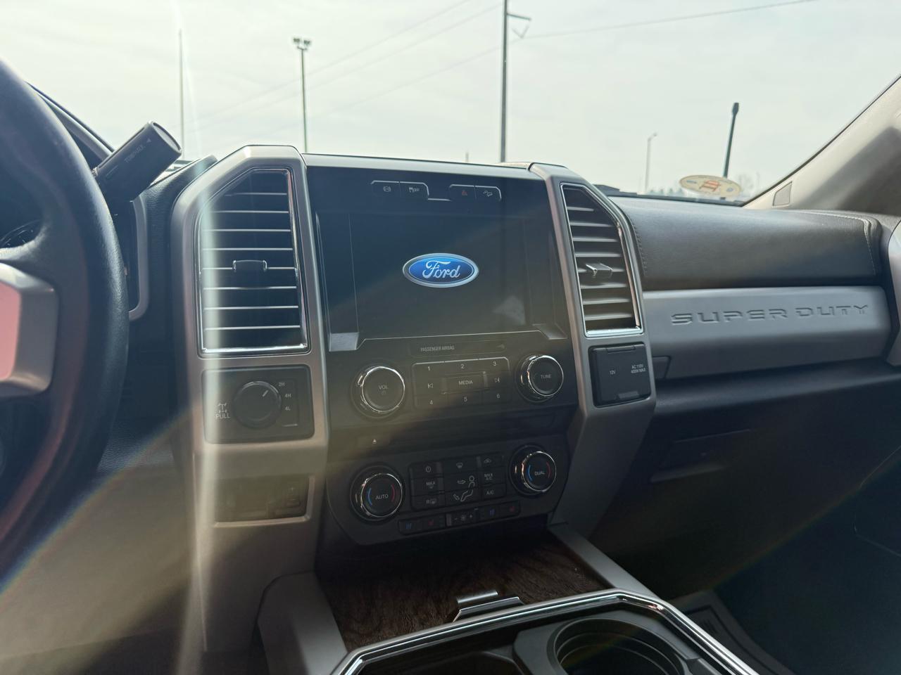 Ford Super Duty F-250 SRW Lariat 4WD Crew Cab 6.75' Box 2017