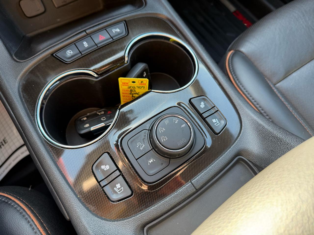 GMC Acadia AWD 4dr AT4 2023