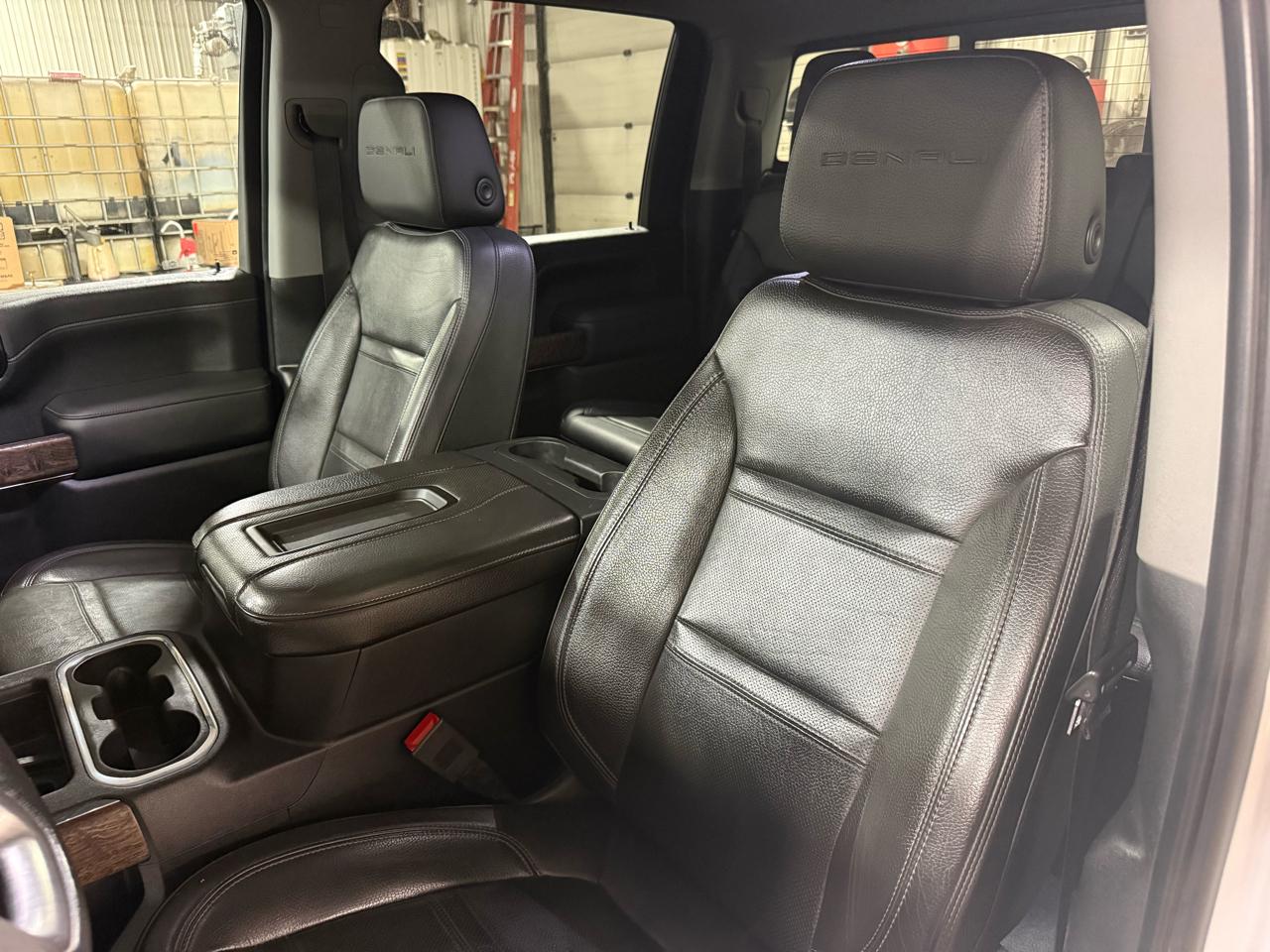 GMC Sierra 3500HD 4WD Crew Cab 159" Denali 2020