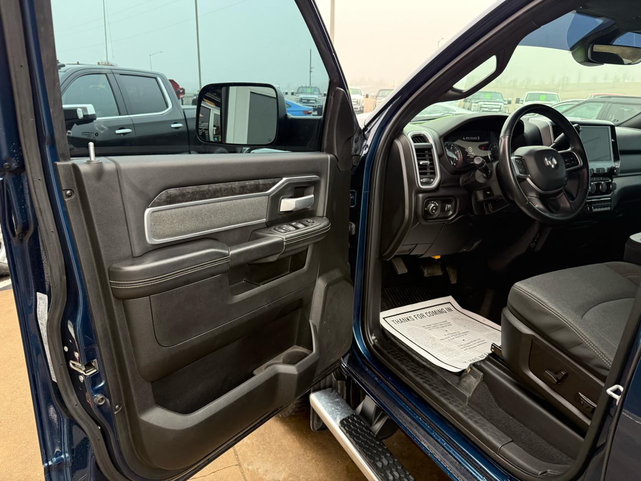 RAM 2500 Big Horn 4x4 Crew Cab 6'4" Box 2022