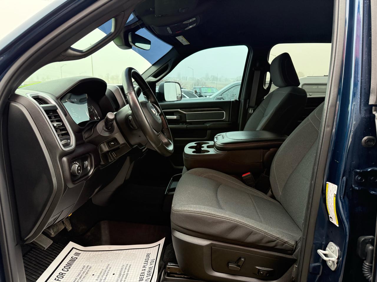 RAM 2500 Big Horn 4x4 Crew Cab 6'4" Box 2022