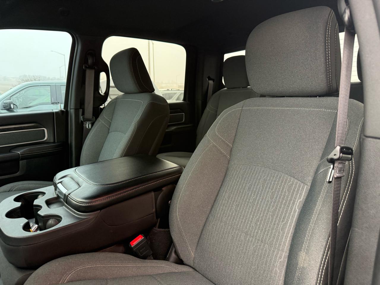 RAM 2500 Big Horn 4x4 Crew Cab 6'4" Box 2022