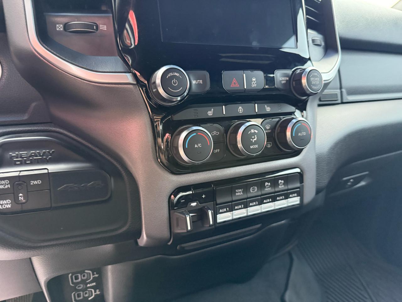 RAM 2500 Big Horn 4x4 Crew Cab 6'4" Box 2022