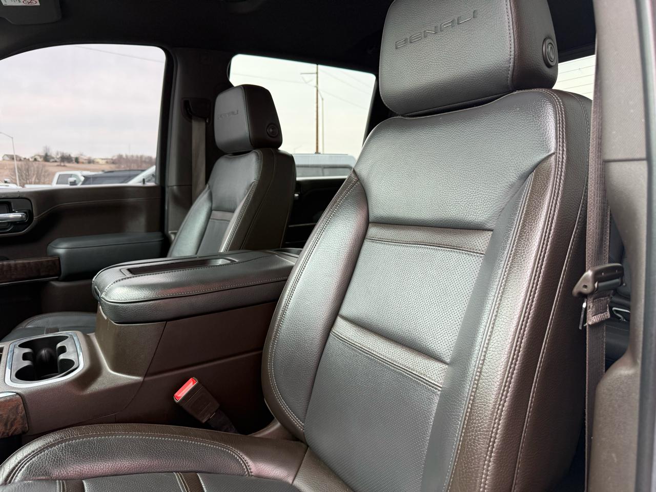 GMC Sierra 2500HD 4WD Crew Cab 159" Denali 2020