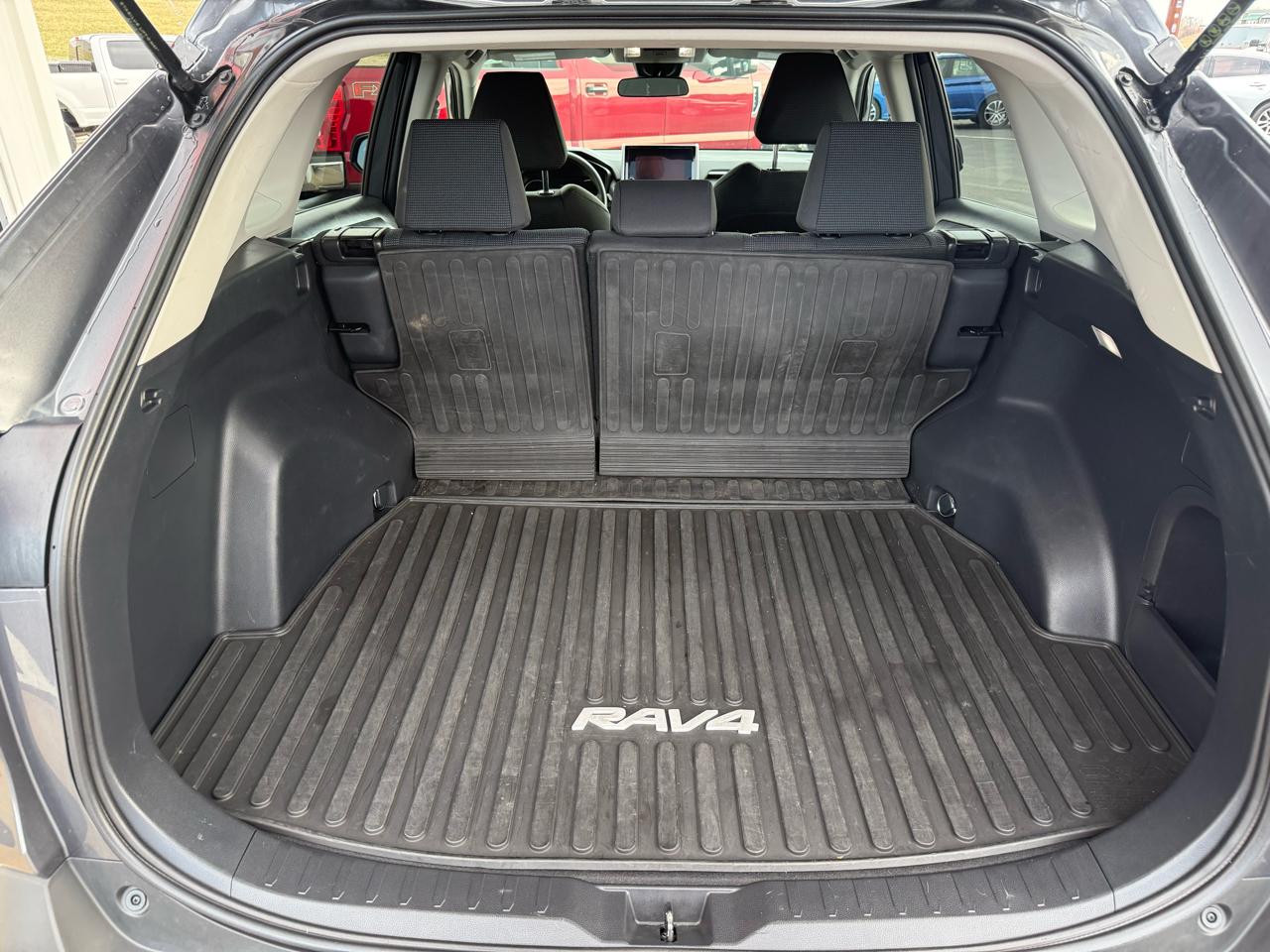 Toyota RAV4 Hybrid LE AWD (Natl) 2023