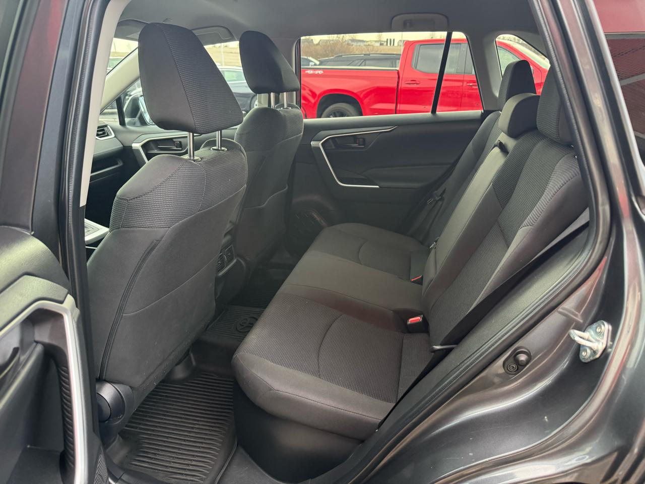 Toyota RAV4 Hybrid LE AWD (Natl) 2023