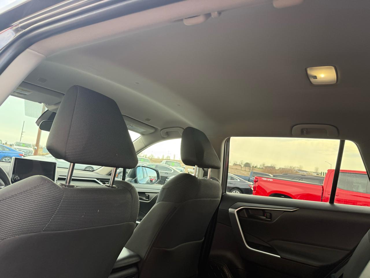 Toyota RAV4 Hybrid LE AWD (Natl) 2023