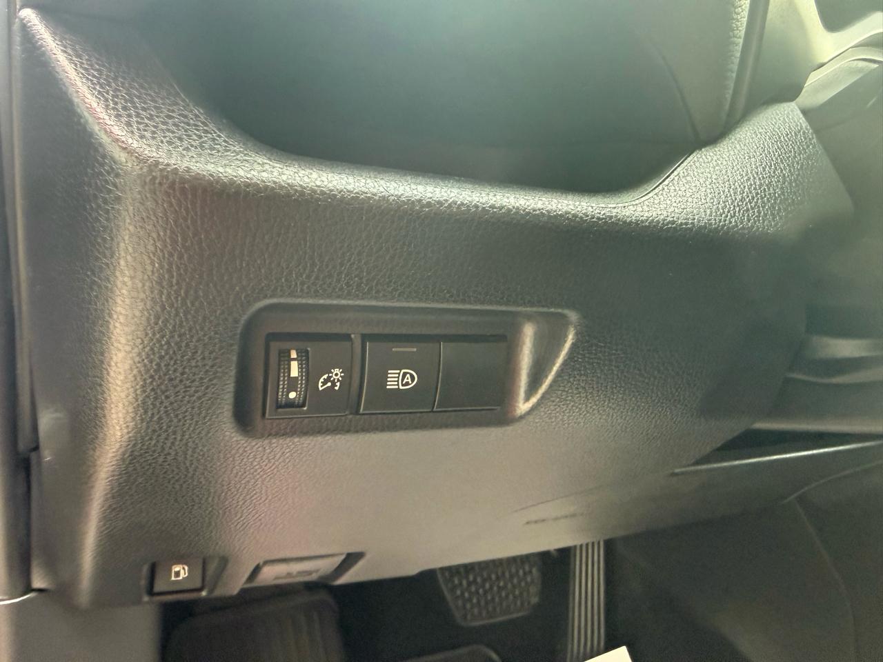 Toyota RAV4 Hybrid LE AWD (Natl) 2023