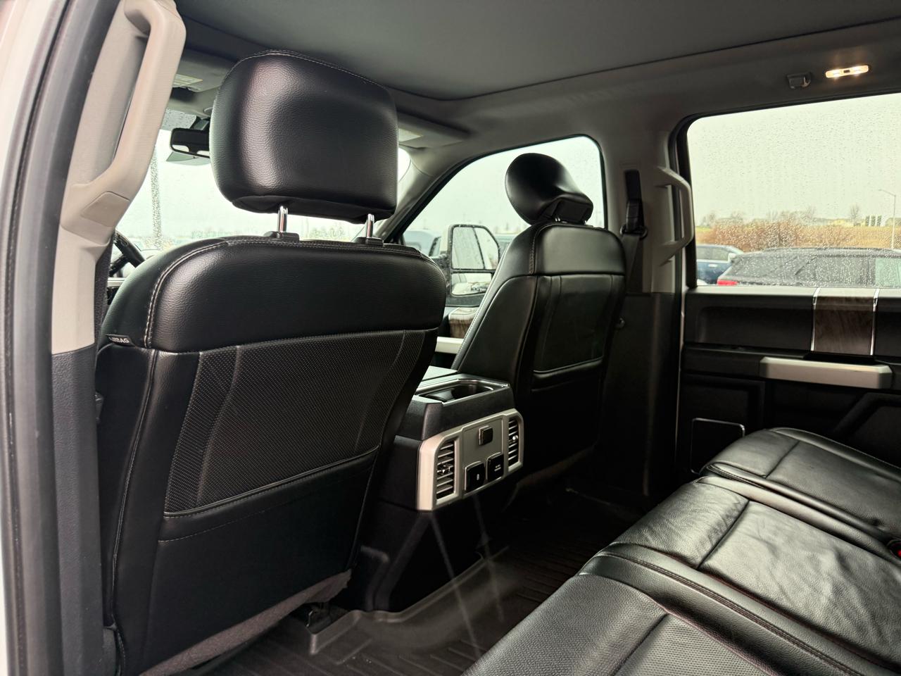 Ford Super Duty F-250 SRW Lariat 4WD Crew Cab 6.75' Box 2017