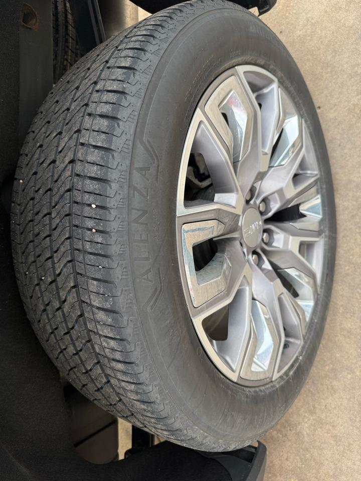 GMC Sierra 1500 4WD Crew Cab 147" Denali 2023