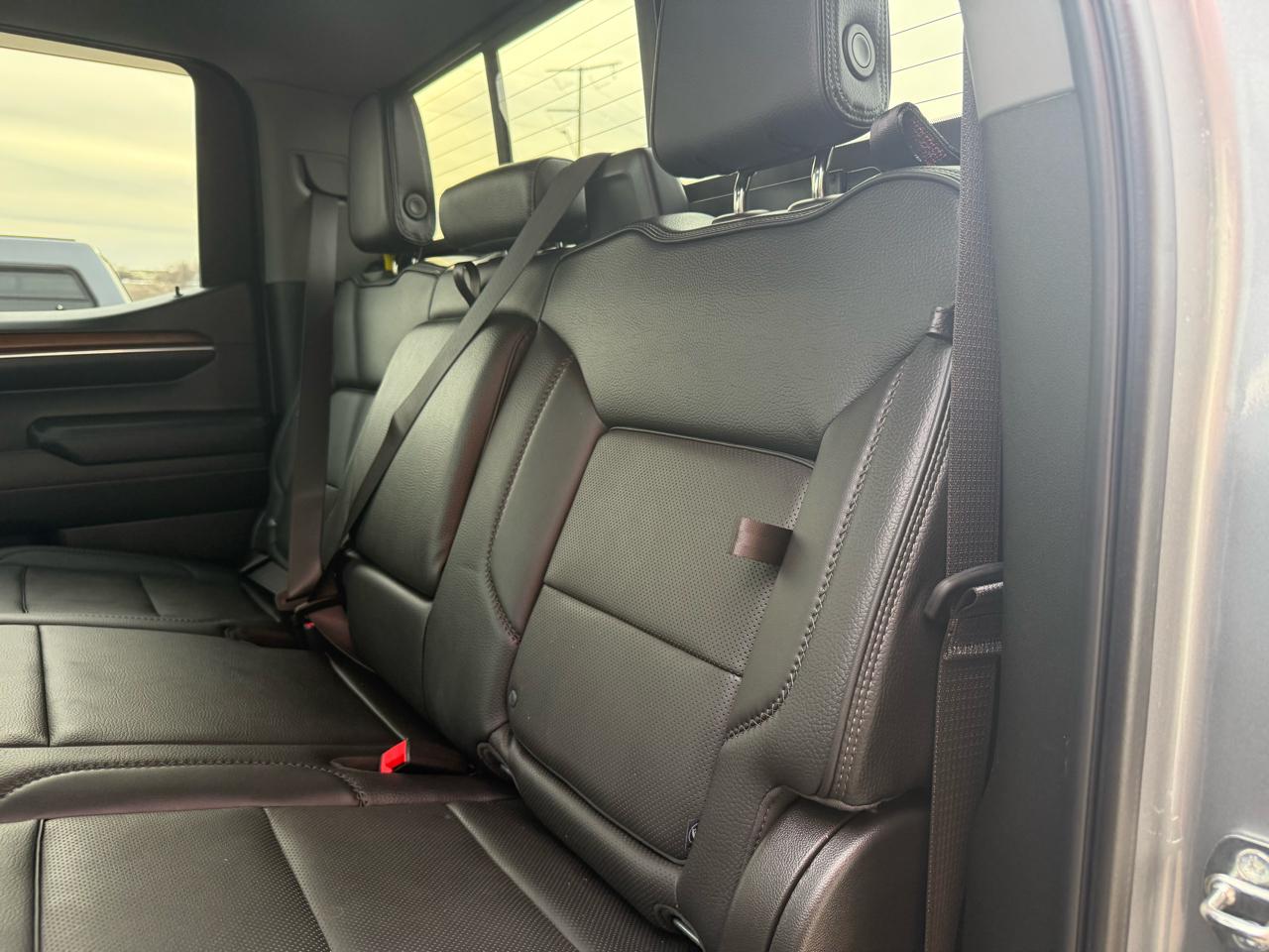 GMC Sierra 1500 4WD Crew Cab 147" Denali 2023