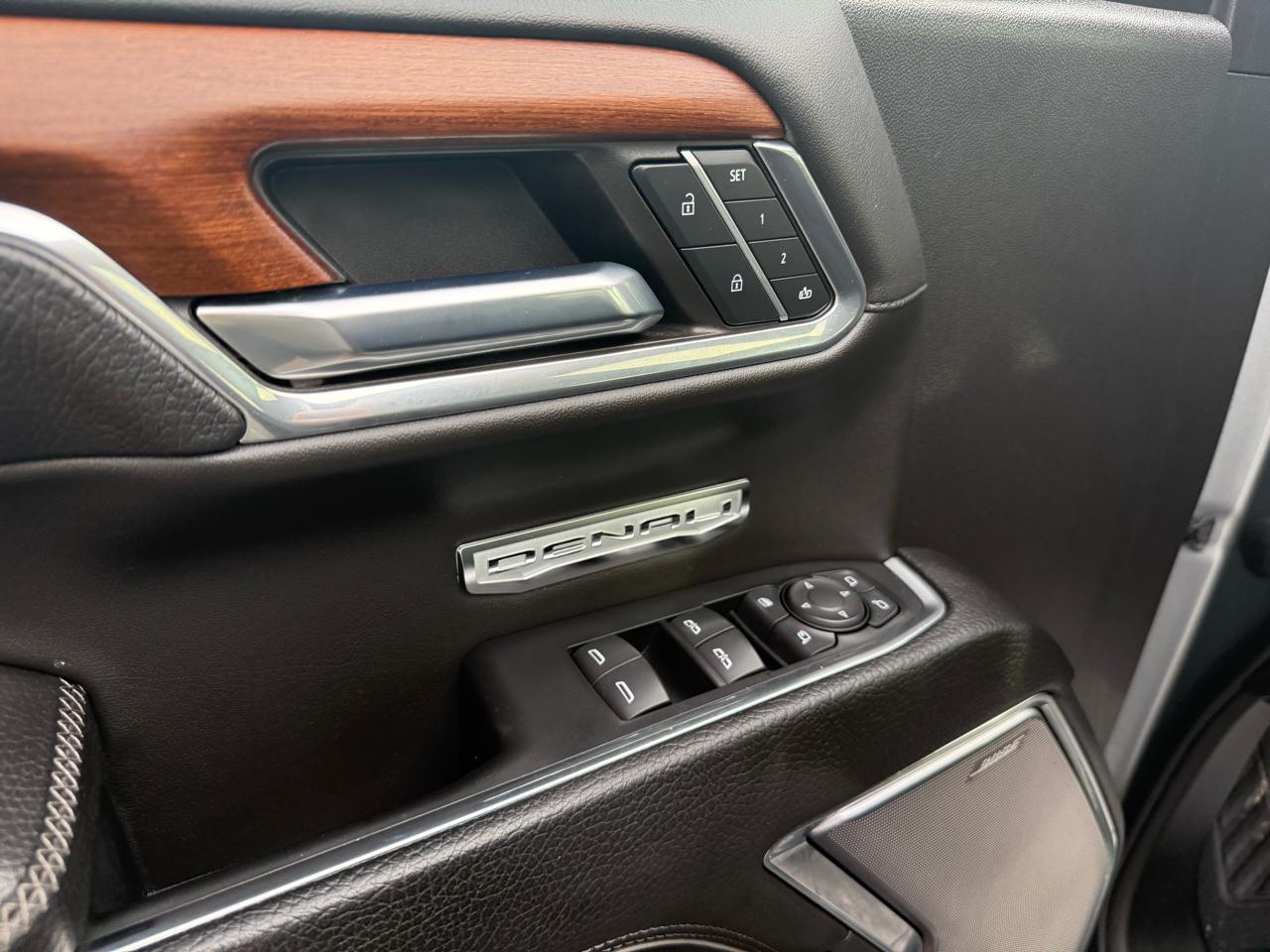 GMC Sierra 1500 4WD Crew Cab 147" Denali 2023