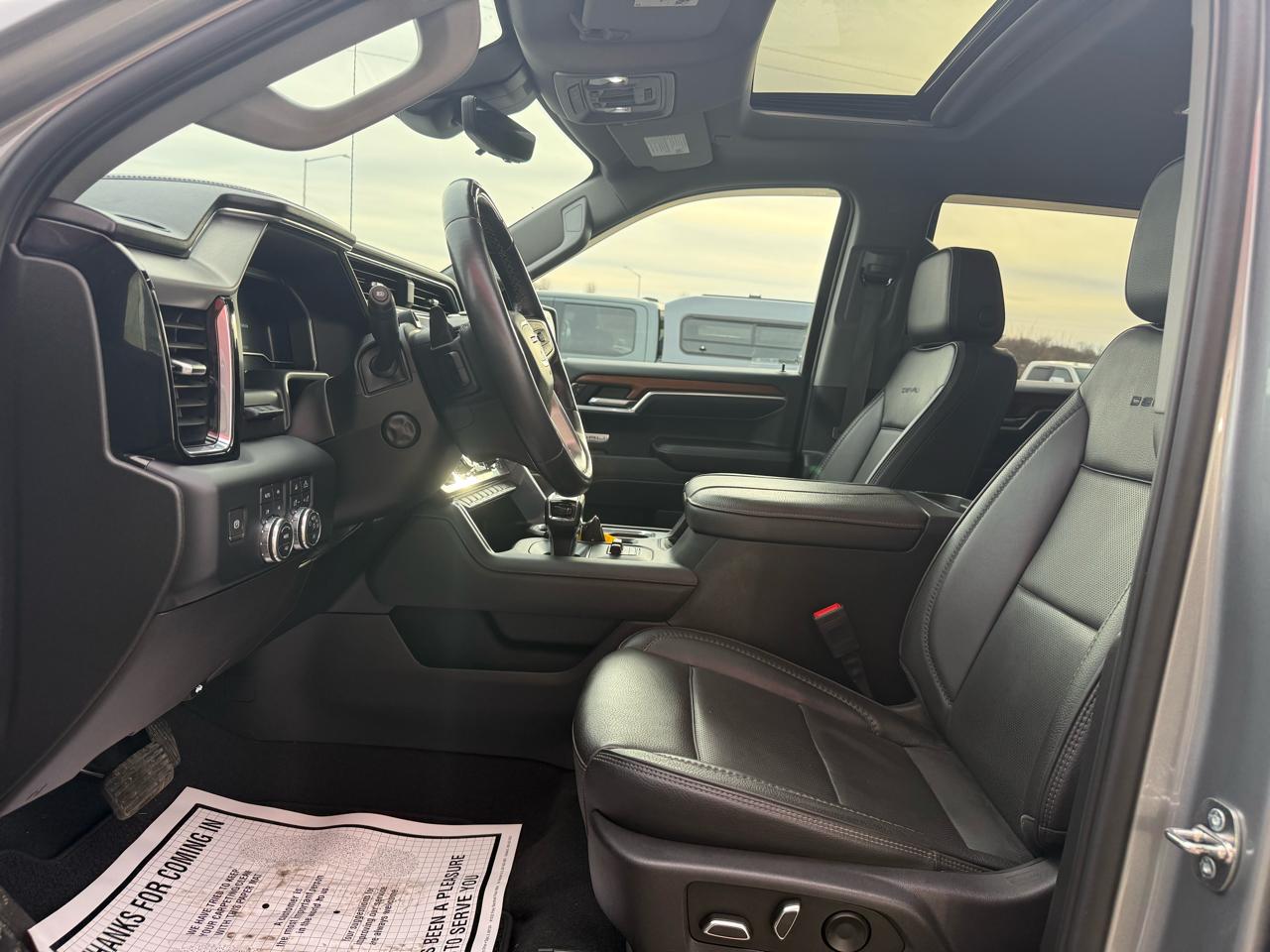 GMC Sierra 1500 4WD Crew Cab 147" Denali 2023