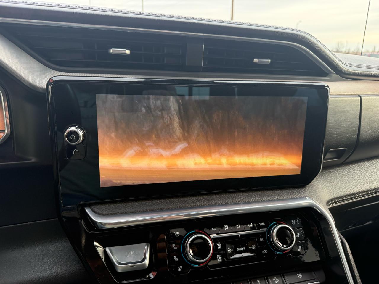 GMC Sierra 1500 4WD Crew Cab 147" Denali 2023