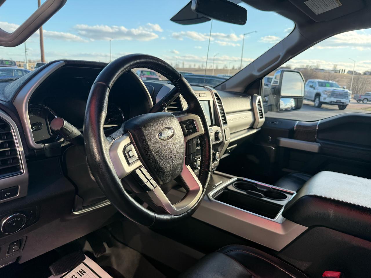 Ford Super Duty F-250 SRW Lariat 4WD Crew Cab 6.75' Box 2019