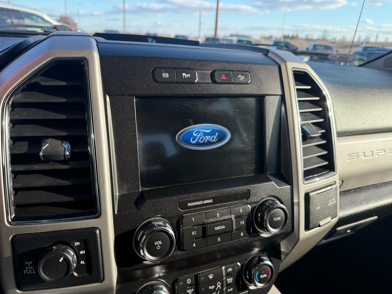 Ford Super Duty F-250 SRW Lariat 4WD Crew Cab 6.75' Box 2019