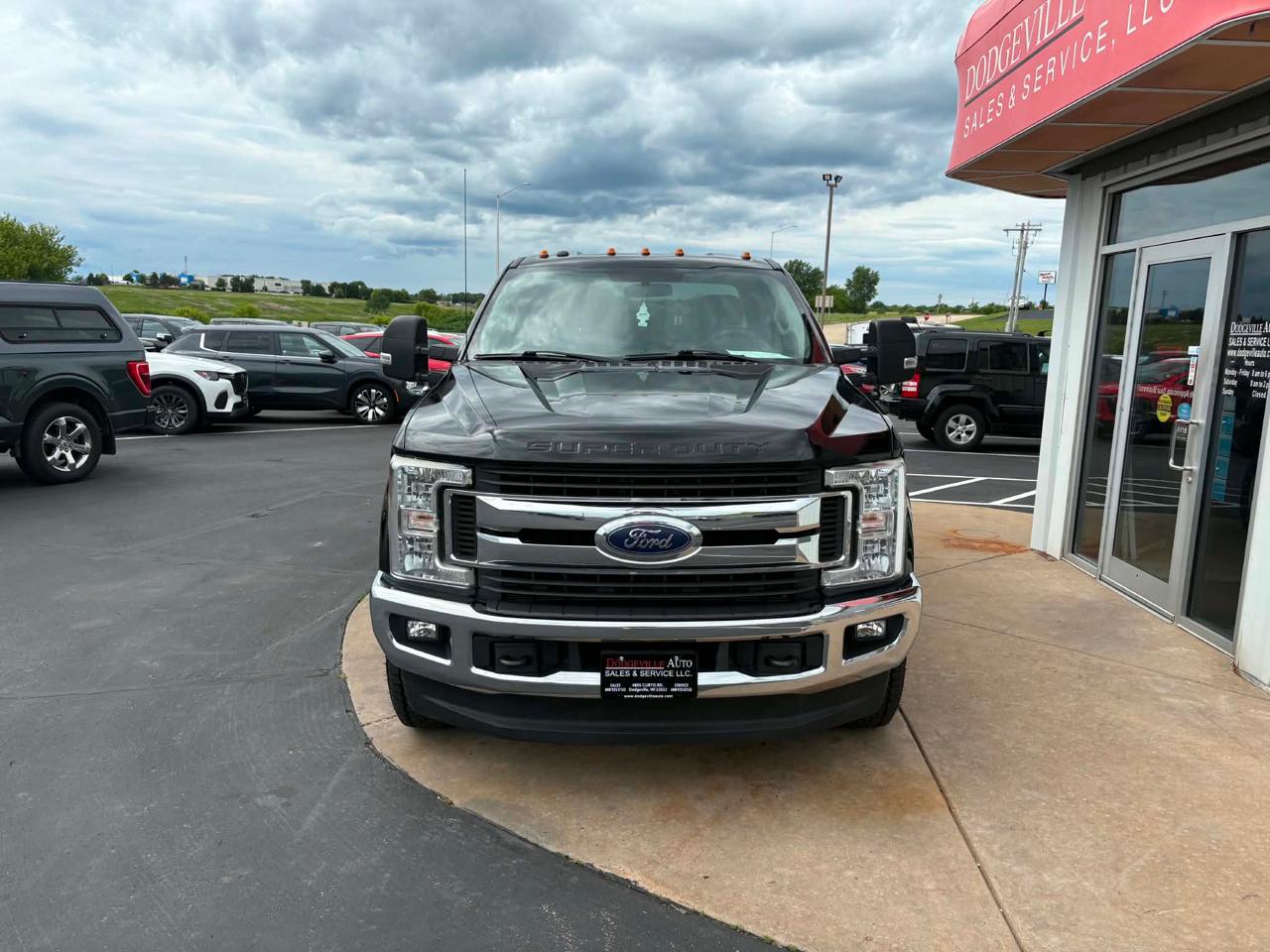 Ford Super Duty F-350 SRW XLT 4WD SuperCab 8' Box 2017