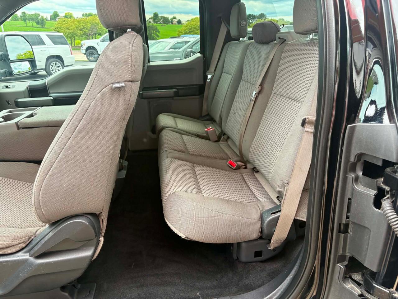 Ford Super Duty F-350 SRW XLT 4WD SuperCab 8' Box 2017