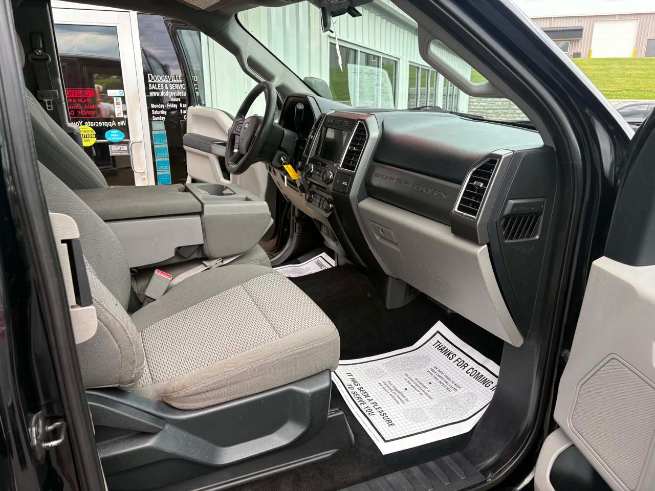 Ford Super Duty F-350 SRW XLT 4WD SuperCab 8' Box 2017