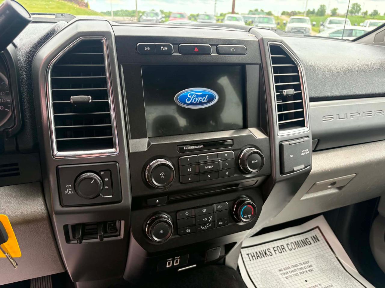 Ford Super Duty F-350 SRW XLT 4WD SuperCab 8' Box 2017