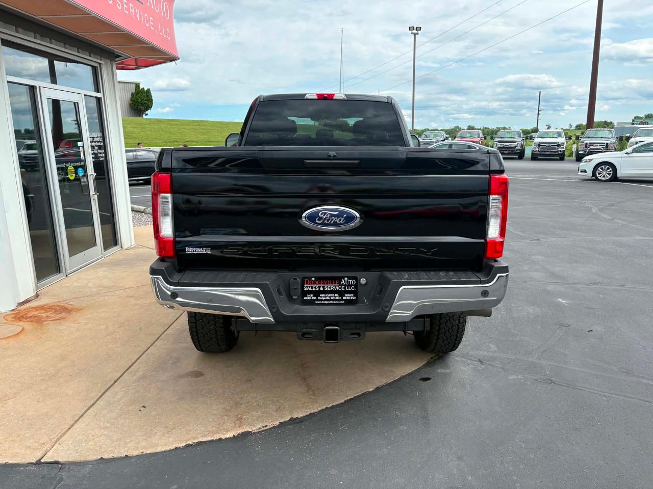 Ford Super Duty F-350 SRW XLT 4WD SuperCab 8' Box 2017