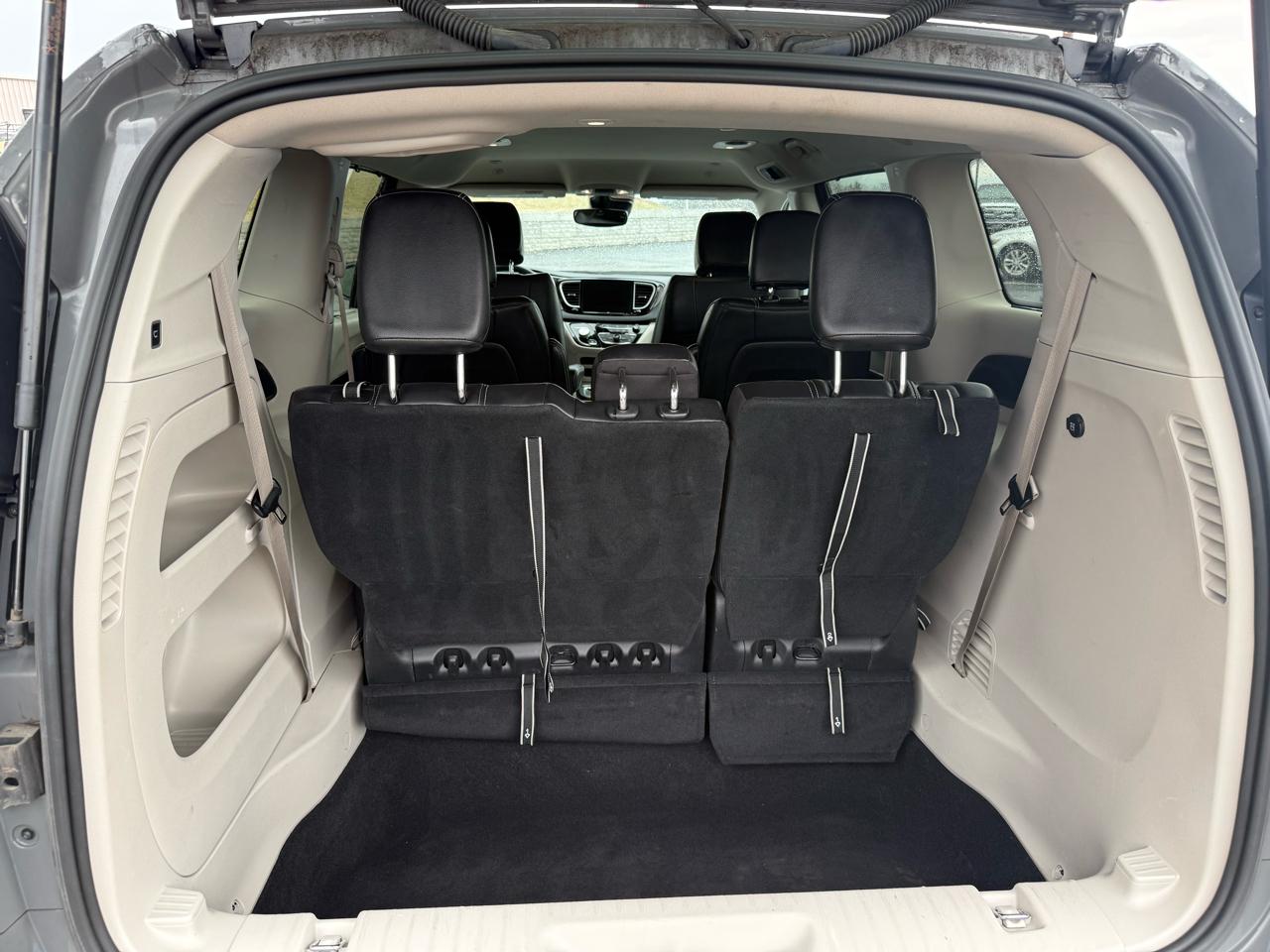 Chrysler Pacifica Touring L FWD 2022