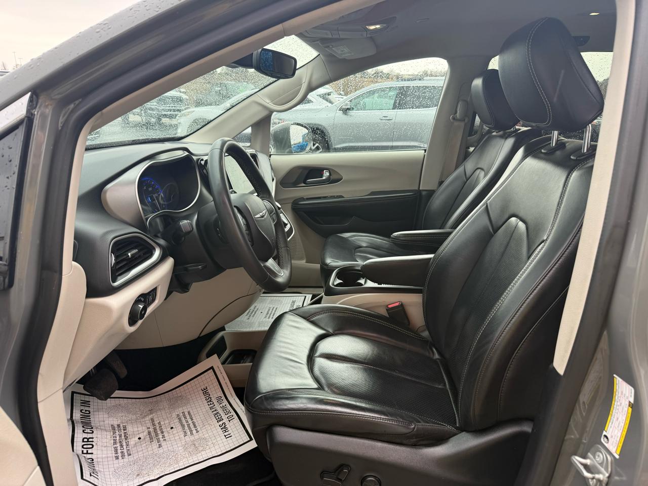 Chrysler Pacifica Touring L FWD 2022