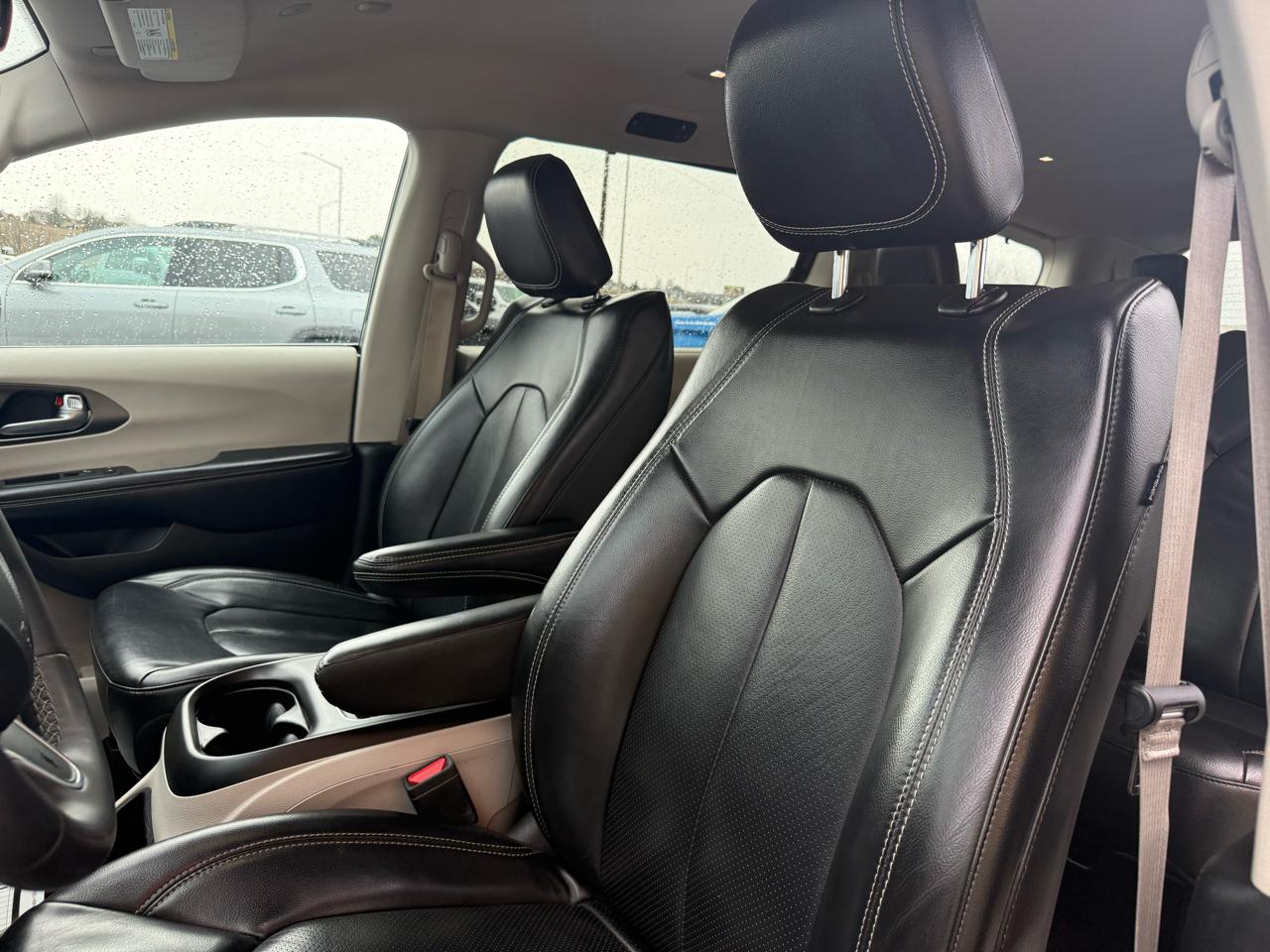 Chrysler Pacifica Touring L FWD 2022