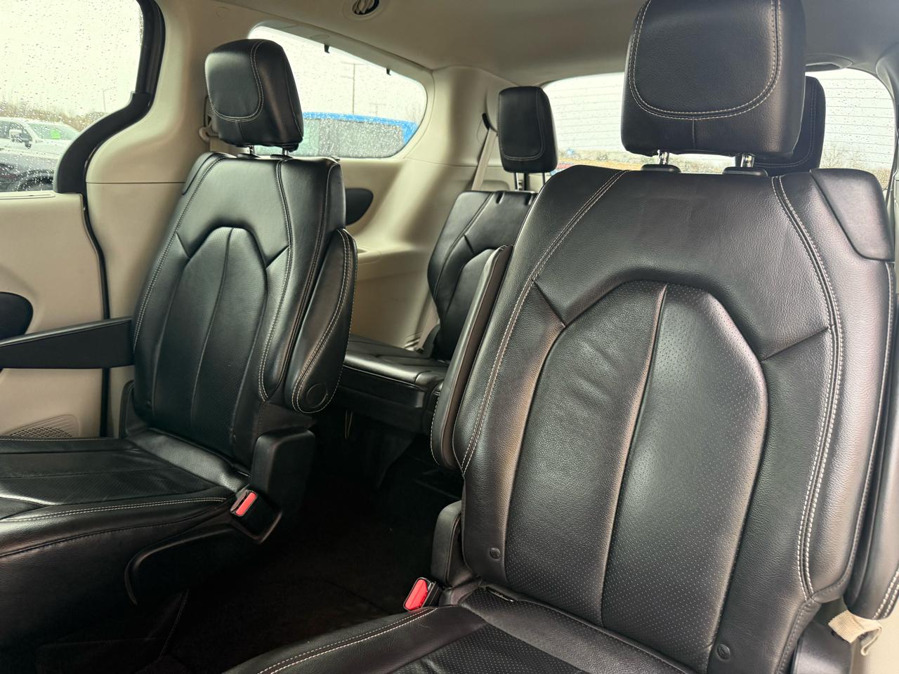 Chrysler Pacifica Touring L FWD 2022