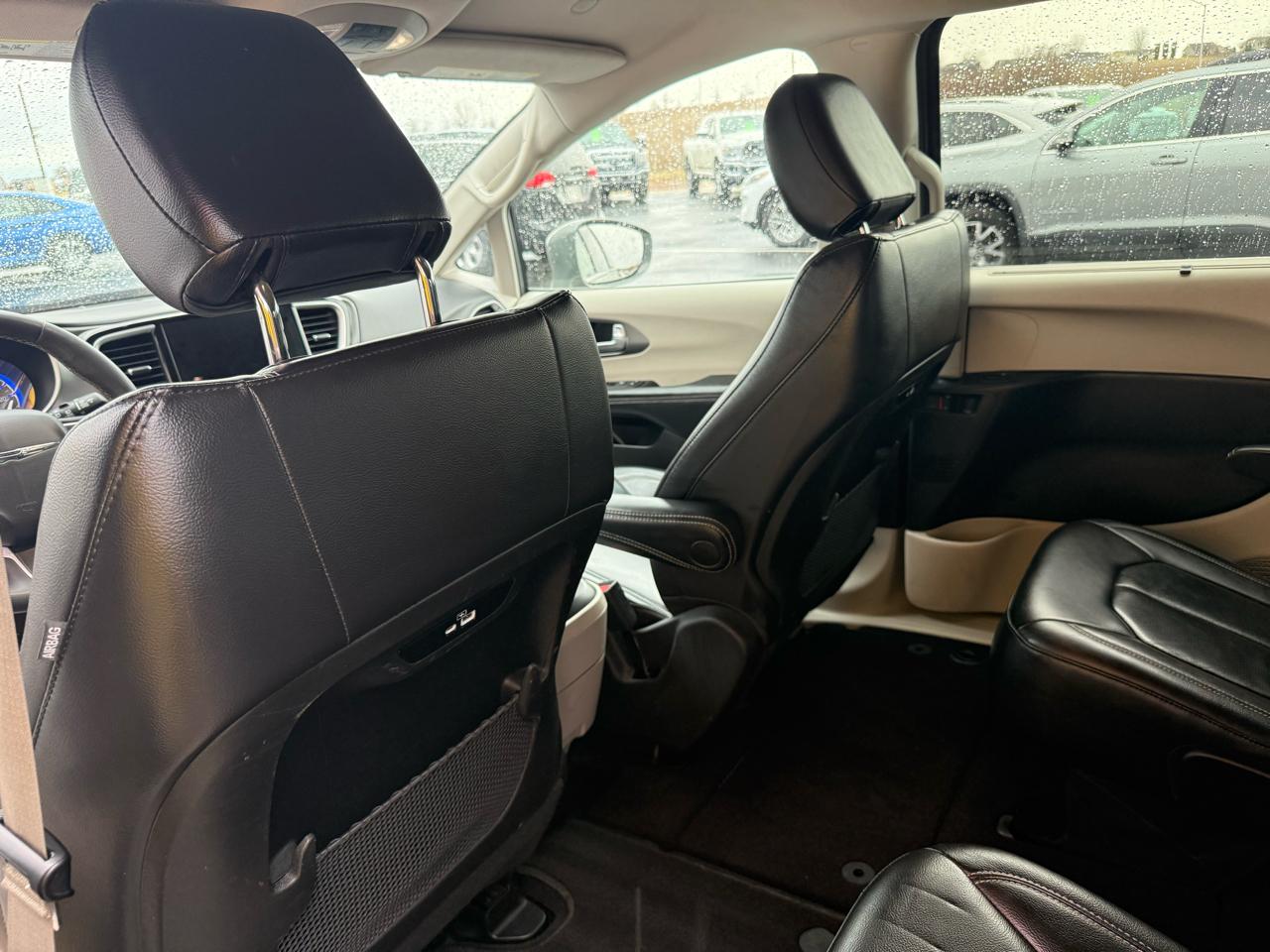 Chrysler Pacifica Touring L FWD 2022