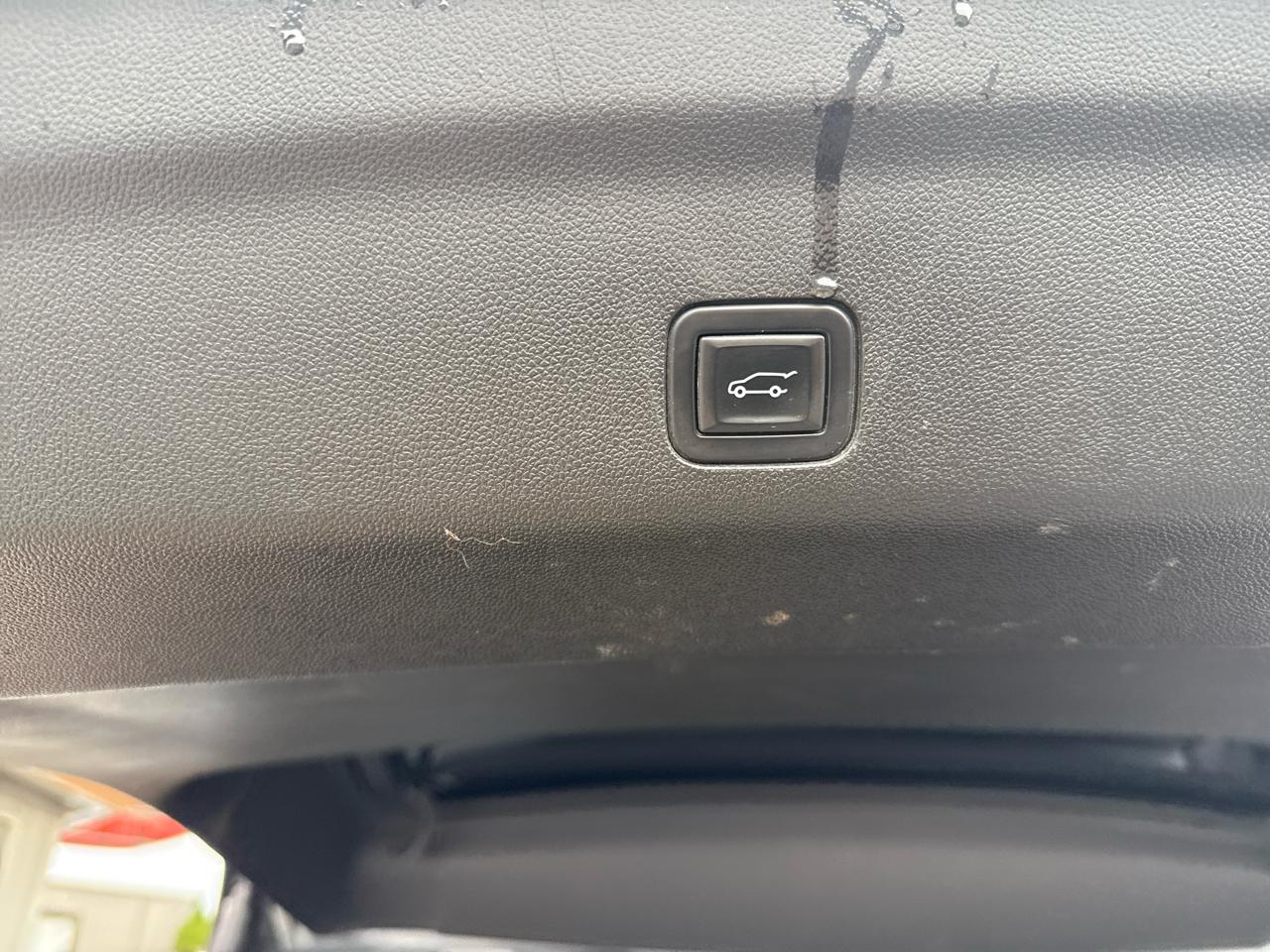 GMC Yukon XL 4WD 4dr SLT 2023