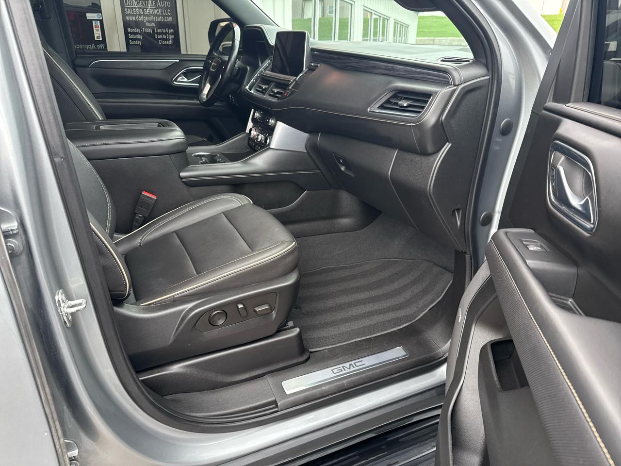 GMC Yukon XL 4WD 4dr SLT 2023