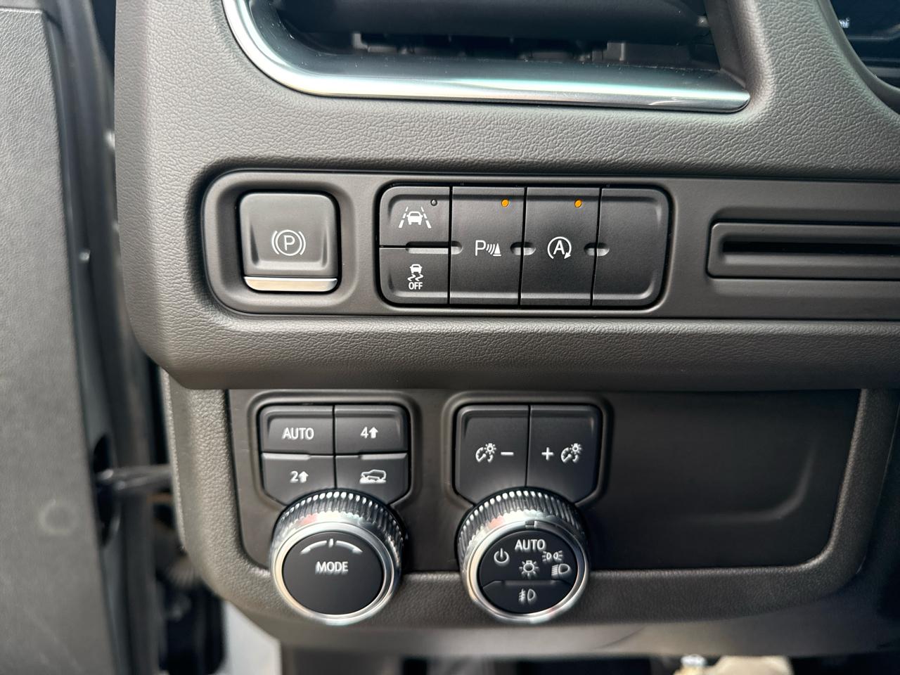 GMC Yukon XL 4WD 4dr SLT 2023