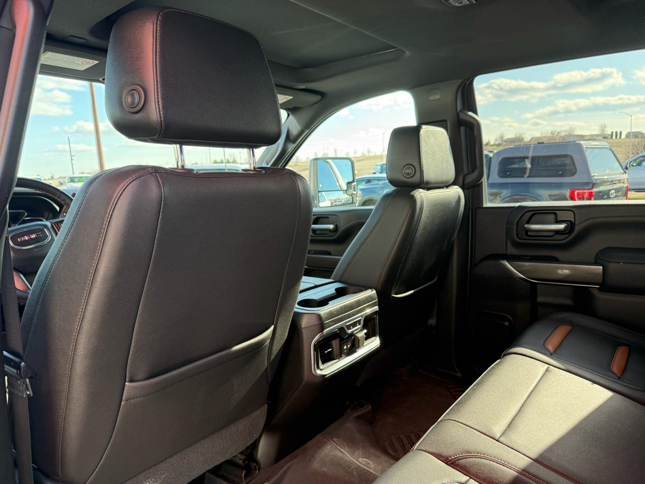 GMC Sierra 3500HD 4WD Crew Cab 159" AT4 2023