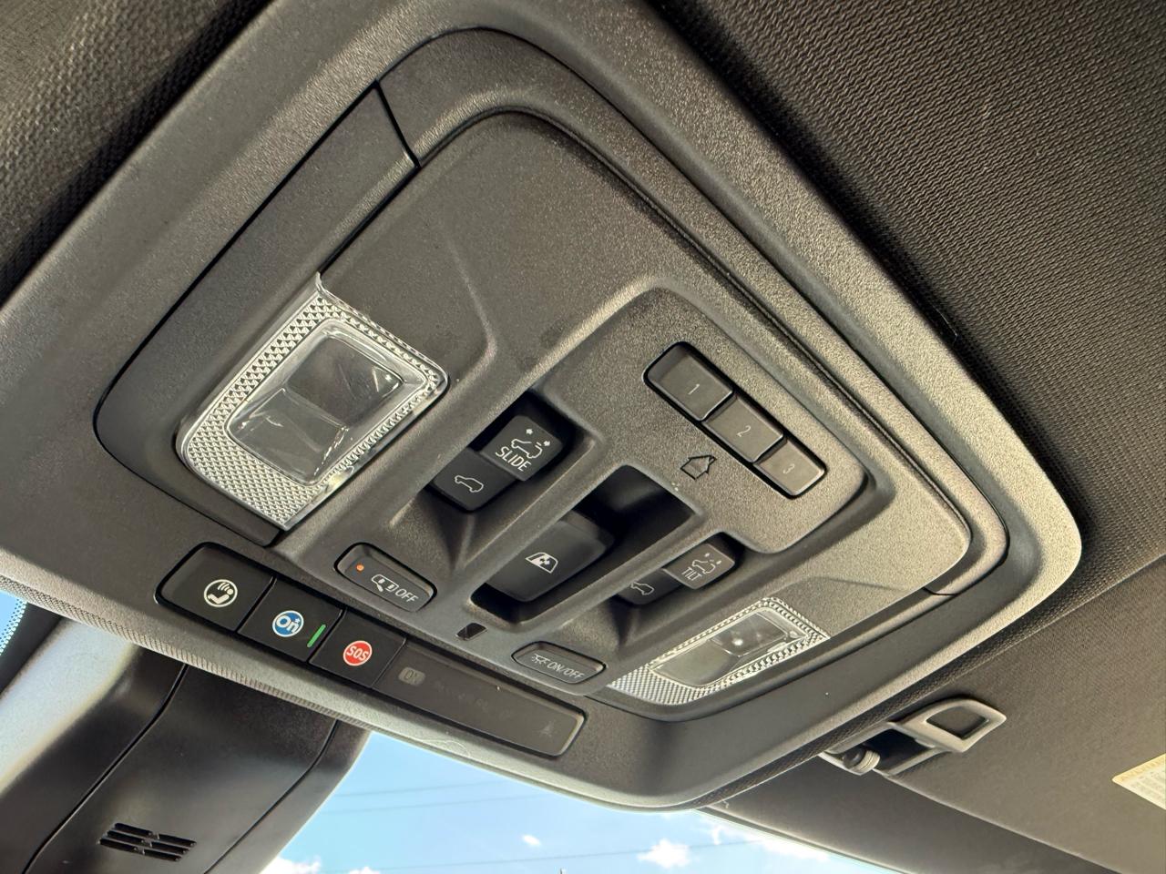 GMC Sierra 3500HD 4WD Crew Cab 159" AT4 2023