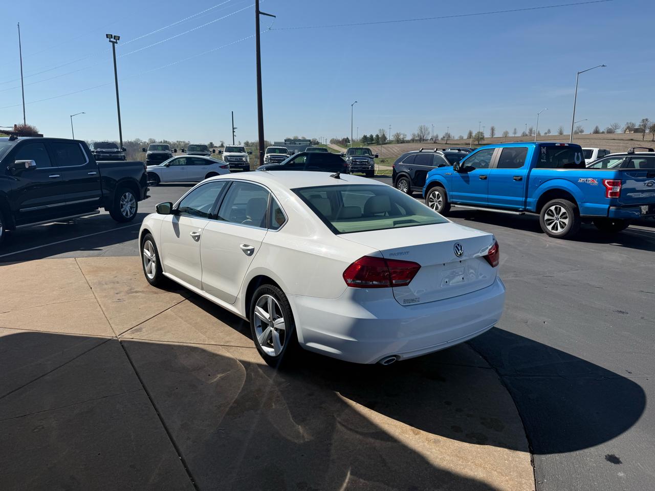 Volkswagen Passat 4dr Sdn 2.5L Auto SE 2013