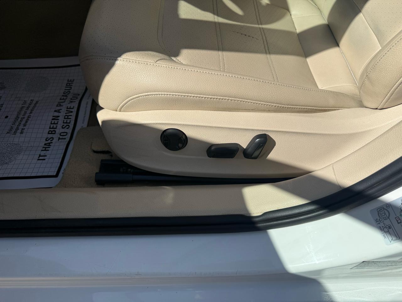 Volkswagen Passat 4dr Sdn 2.5L Auto SE 2013